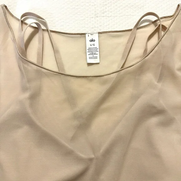 Alo Yoga Airlift Long Sleeve Ballet Dream Bra - Macadamia SZ Large